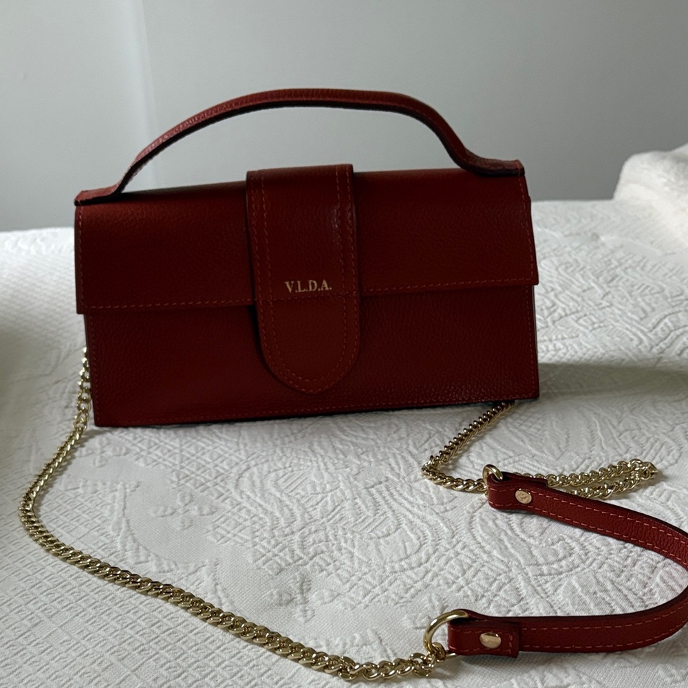 Tan VLDA shoulder bag with removable strap. Made in Italy